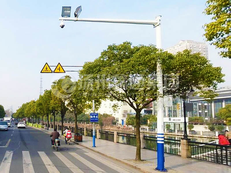 DJG-018，電子警察桿，治安監(jiān)控桿