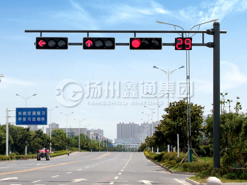 XHDG-002，F(xiàn)型懸臂信號(hào)燈桿