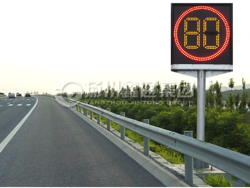 YDP-023，高速可變限速誘導(dǎo)屏桿